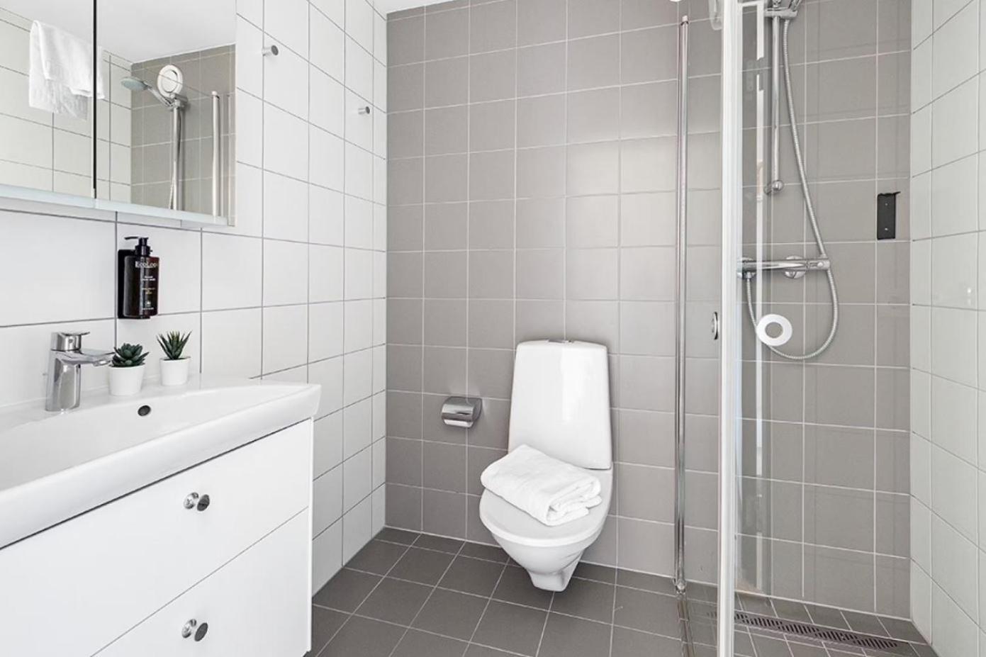 Forenom Hotel Flemingsberg - 10Min From Aelvsjoe Huddinge község Kültér fotó